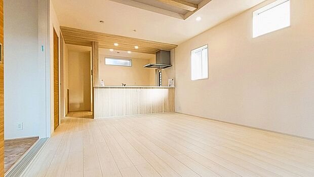 開放的なこの空間がお客様をお出迎えします。