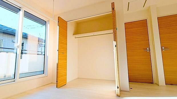 たっぷり収納で、お部屋の中はいつもキレイに片付きそうですね。 