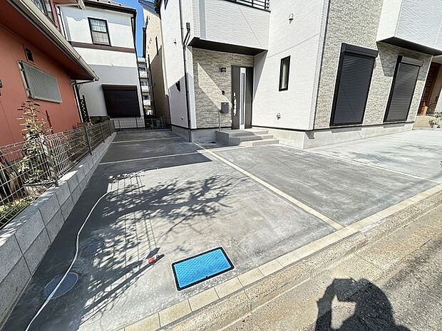 ゆったり駐車スペース、2台可。