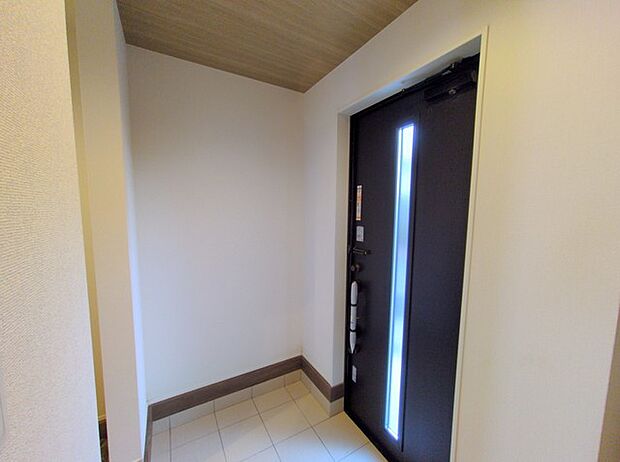 玄関は家の顔でもあります。広いと気持ちがいいですね!