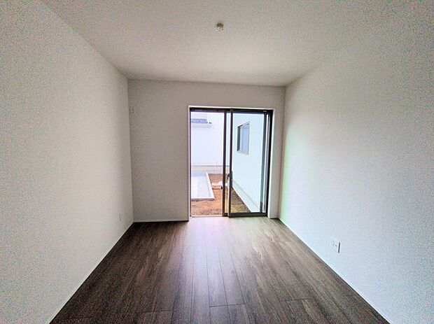 完成済み、実物をじっくりチェックできます。