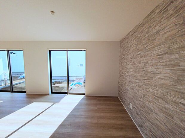 アクセントクロスが際立つＬＤＫ空間。 