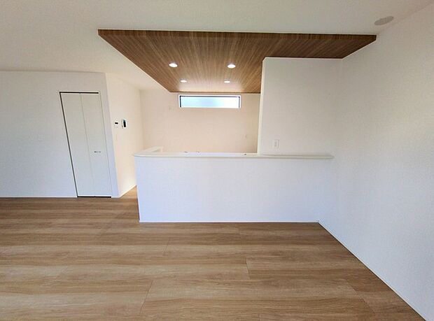 開放感と採光にこだわった、18帖のLDK。