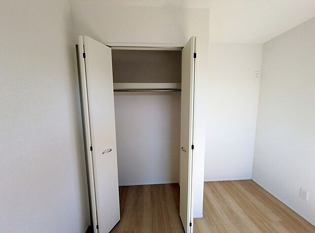 全居室収納スペース付きの物件です。