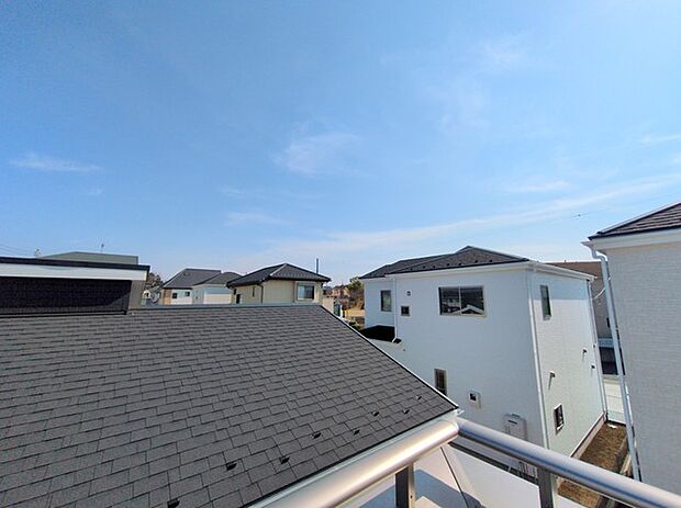 あたり一帯に住宅が広がる立地、住宅地ならではのロケーション。 