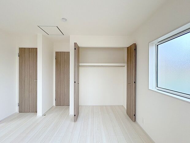 部屋ごとに設けた収納は、住みやすさへのこだわり。