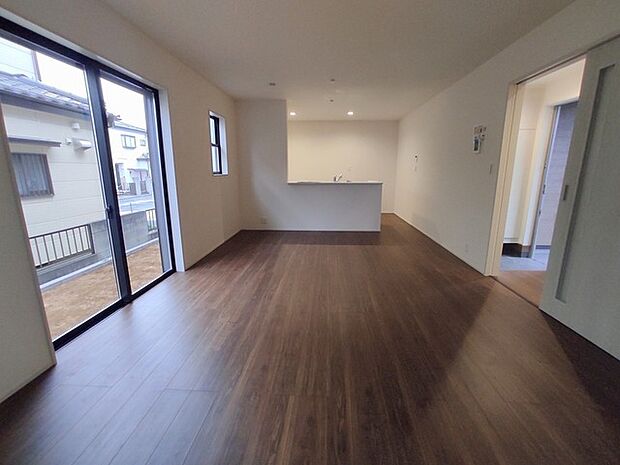 開放感と採光にこだわった、ＬＤＫ。 