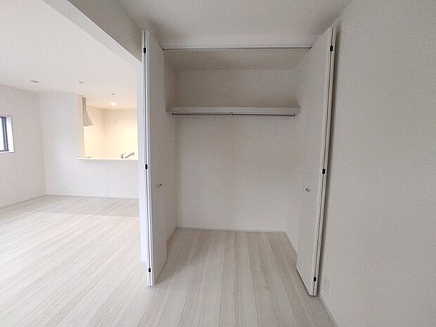 部屋ごとに設けた収納は、住みやすさへのこだわり。