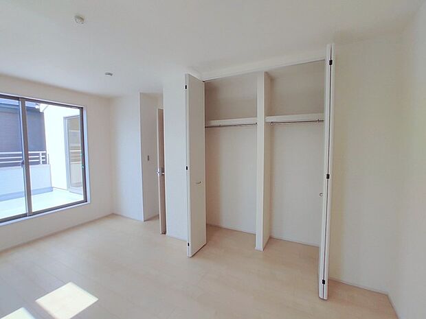 部屋ごとに設けた収納は、住みやすさへのこだわり。