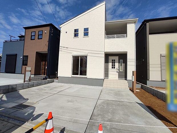 駅徒歩12分の近さ。通勤通学に便利で、駅周辺の生活施設も利用しやすい。