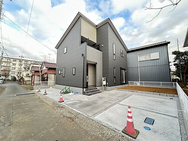 幅員こそやや狭くても、その分交通量が少なくて安心。 