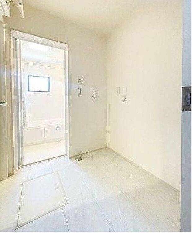 お風呂に入る前、心も体もふっと一息つける「静けさの入り口」。 