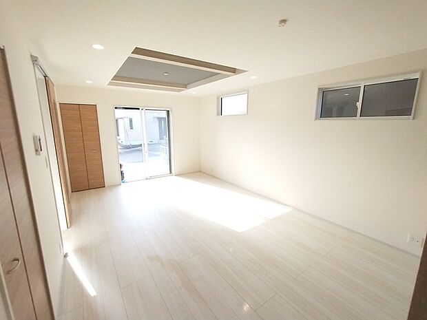 ご家族みんながゆったりくつろげる広々リビング。 