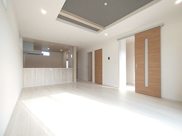 家族が自然に集りそうな広さが魅力のＬＤＫ。 