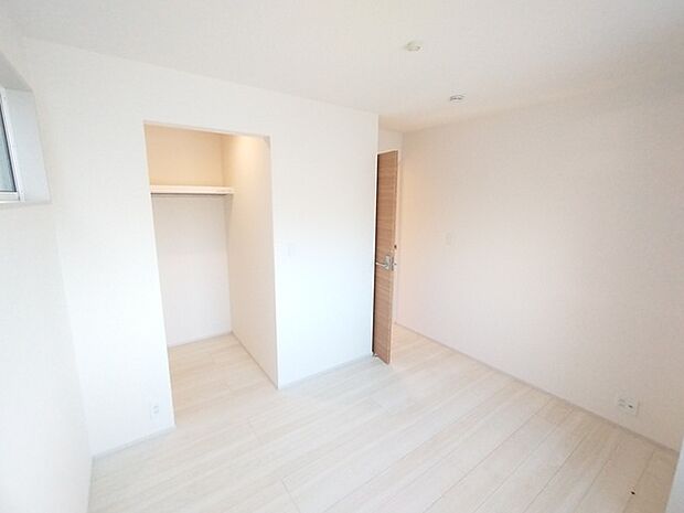 収納上手さんの御用達、大型ウォークインクローゼット。 