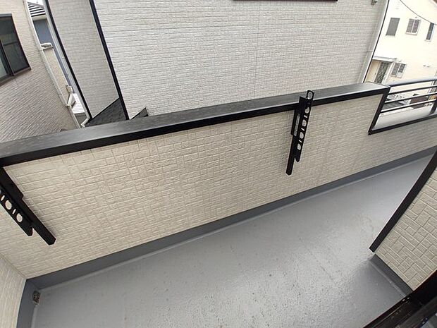 南向きバルコニーでお洗濯ものはいつもカラッと乾きます。