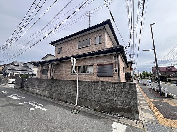 風通し・日当たりに優れる角地。開放感をお楽しみください。
