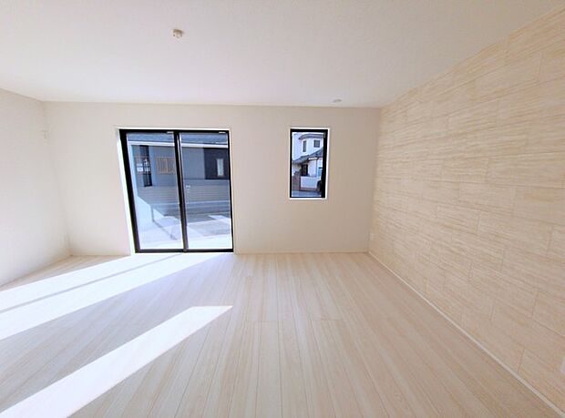 開放感と採光にこだわった、17帖のＬＤＫ。 