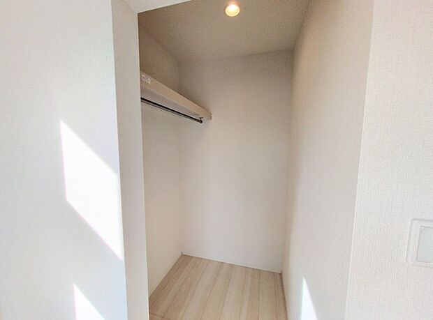 ウォークインクローゼットのある住まいで収納上手な生活。