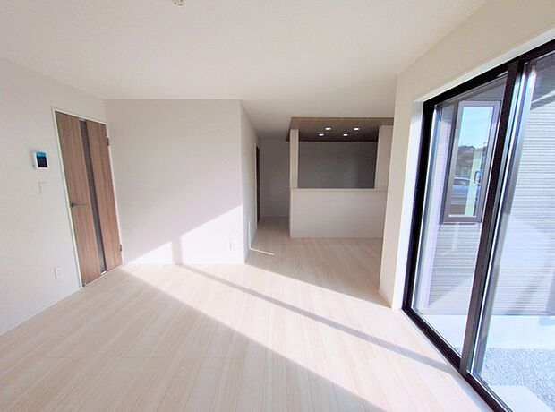 開放感と採光にこだわった、17帖のＬＤＫ。 