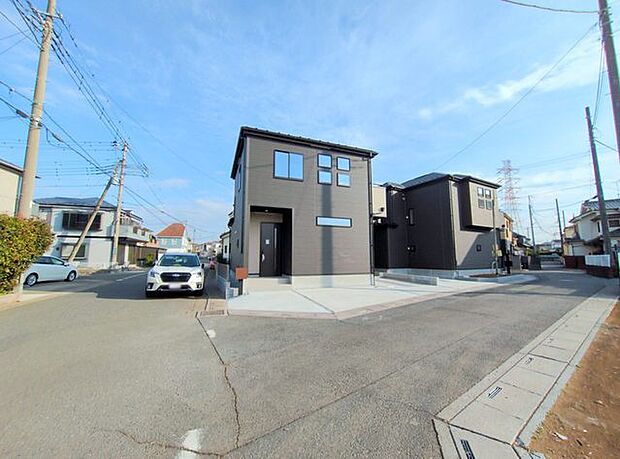 風通し・日当たりに優れる角地。開放感をお楽しみください。