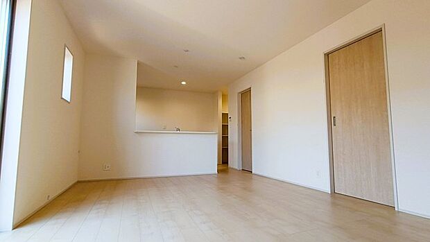 ご家族みんながゆったりくつろげる広々リビング。