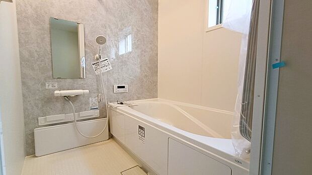 是非、足を伸ばして入って欲しい一坪タイプのユニットバス。疲れの取れ方が違うかも。