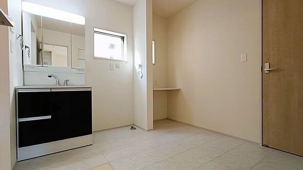 脱衣所は目覚めのスイッチが入る場所ですね。 