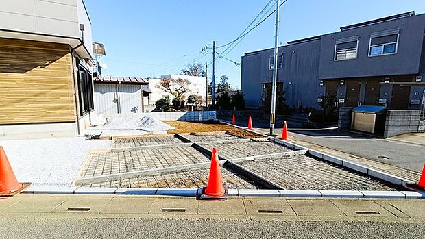 ゆったり駐車スペース、3台可。 