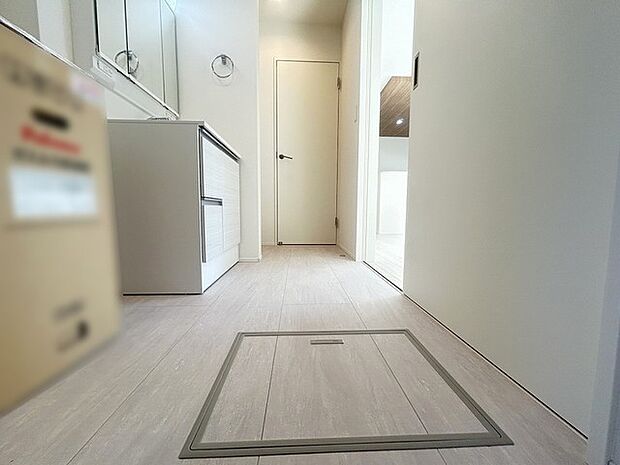 ドライヤーの風に包まれながら、今日一日の終わりを感じる。そんな、地味だけど決して無くてはならない、名脇役。 