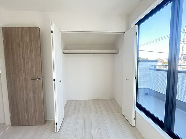 全居室収納スペース付きの物件です。