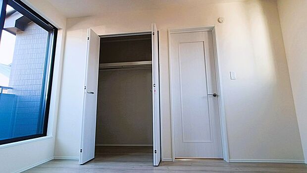 全居室収納スペース付きの物件です。