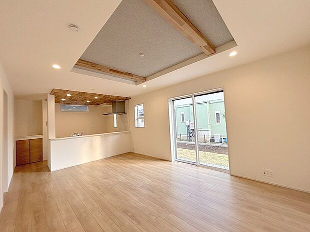 天井高を高くするための一工夫、折り上げ天井。開放感に包まれます。