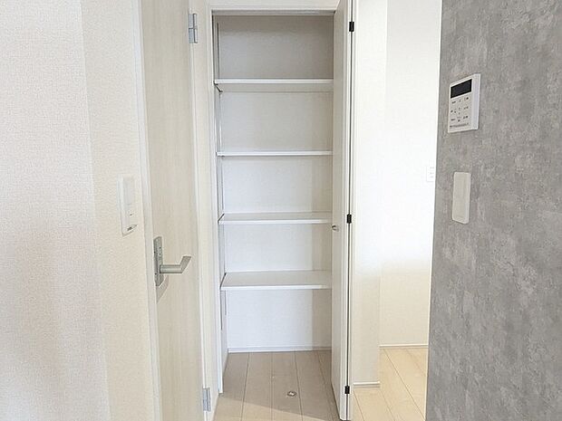 部屋ごとに設けた収納は、住みやすさへのこだわり。 