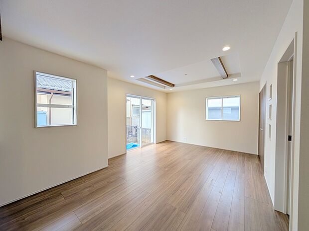 ご家族みんながゆったりくつろげる広々リビング。