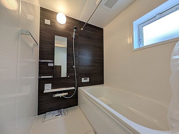 是非、足を伸ばして入って欲しい一坪タイプのユニットバス。疲れの取れ方が違うかも。