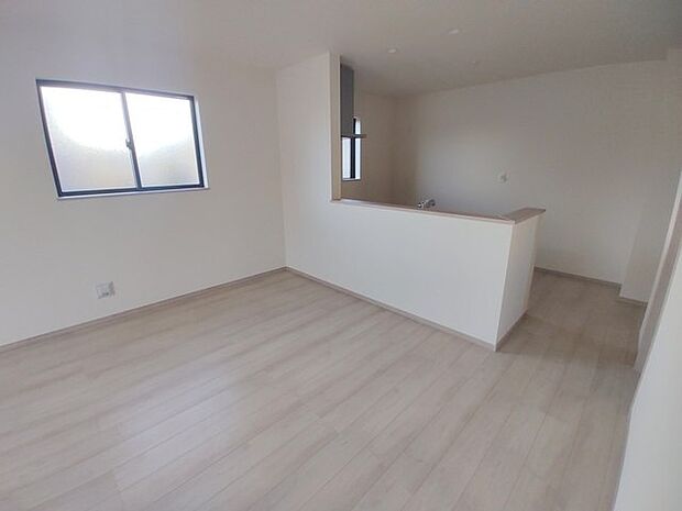 家族が自然に集りそうな広さが魅力のＬＤＫ。 