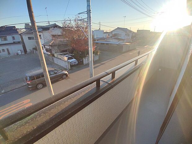 閑静な住宅地で、小さなお子様がいるご家族にも安心。 