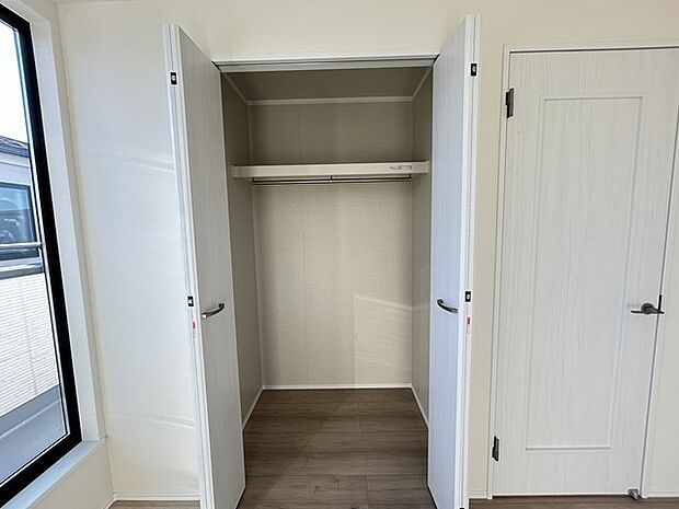 子供部屋にも嬉しい全居室収納スペース。 