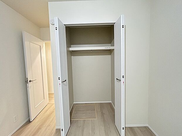 たっぷりの収納スペースで快適に暮らせそう。 