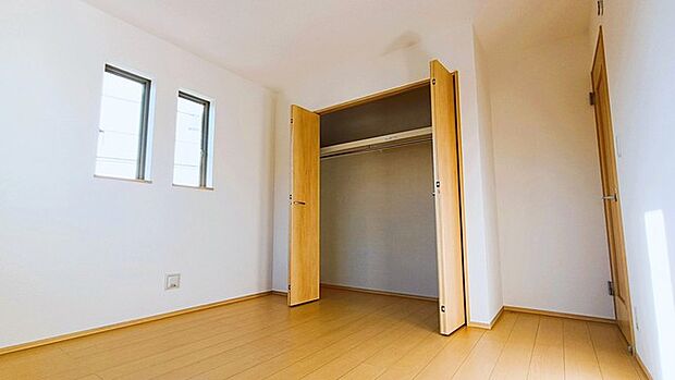 たっぷりの収納スペースで快適に暮らせそう。 