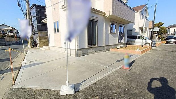 ゆったり駐車スペース、2台可。