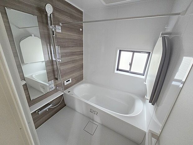 是非、足を伸ばして入って欲しい一坪タイプのユニットバス。疲れの取れ方が違うかも。