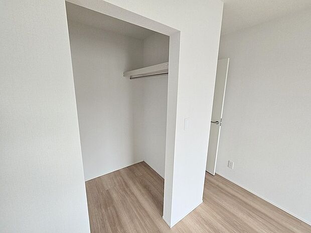 多趣味のご家族にも嬉しい、ウォークインクローゼット。