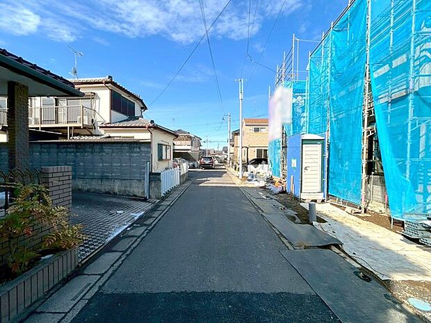 車通りの少ない閑静な住宅地、のびのびした子育てに適します。 