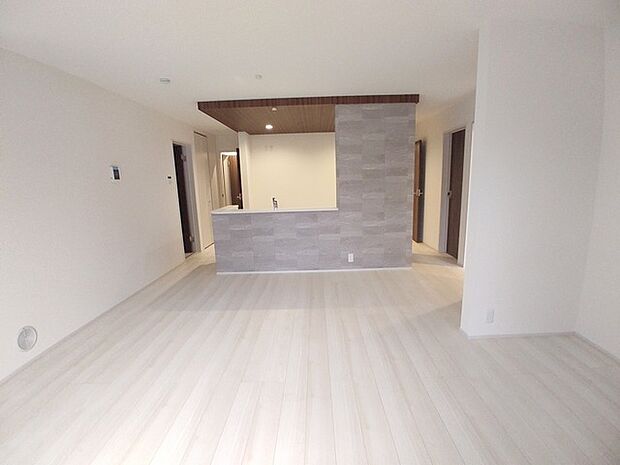 開放的なこの空間がお客様をお出迎えします。LDKは17帖。