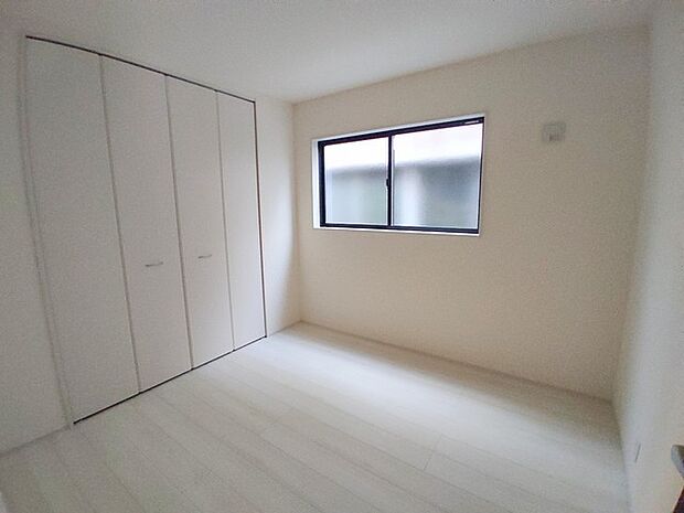 部屋ごとに設けた収納は、住みやすさへのこだわり。