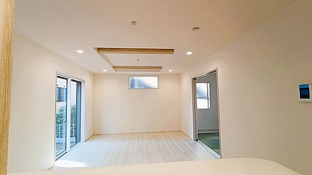 開放感と採光にこだわった、17帖のLDK。