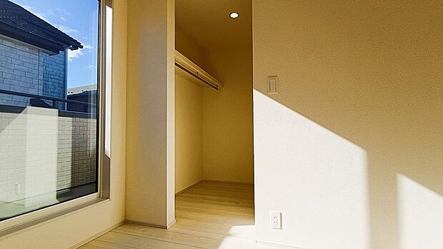 たっぷりの収納スペースで快適に暮らせそう。