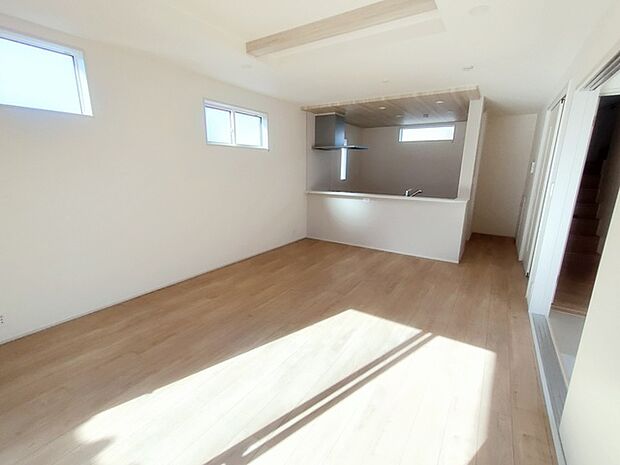 開放感と採光にこだわった、17帖のＬＤＫ。 